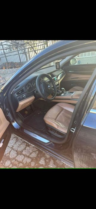 Продавам /заменям автомобил БМВ 730