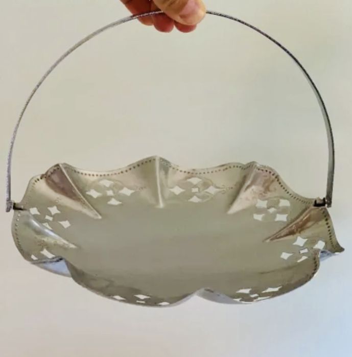 Луксозни италиански сафетки за сервиране.Нова метална фруктиера/поднос