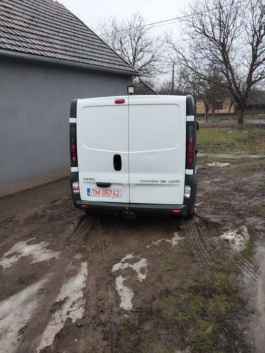 Vând Opel vivaro