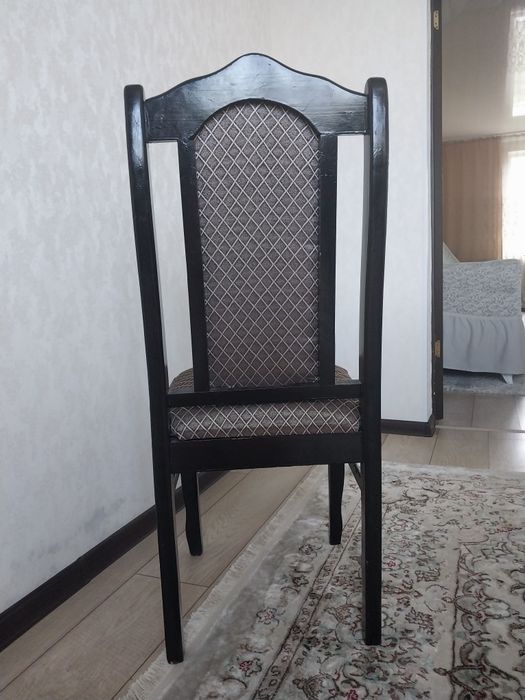 Стол и стулья новый