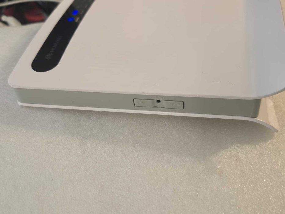 Router 4G Huawei B593s-22 LTE Cat4 150Mbps Liber de Rețea Wi-Fi 300Mb
