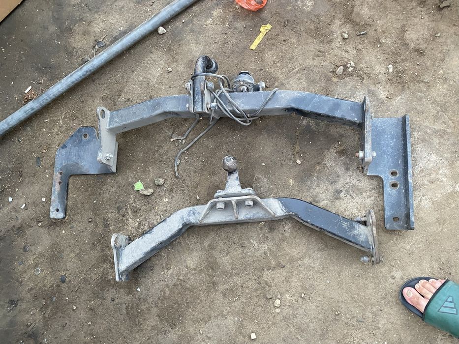 Фаркоп на ландкрузер 200