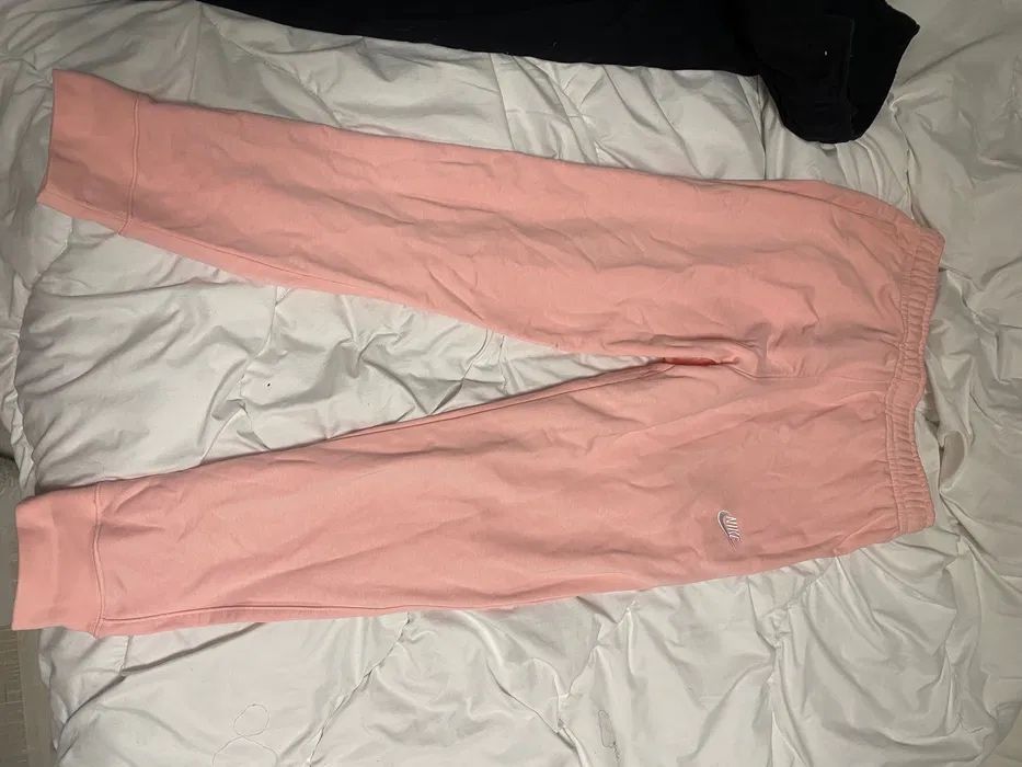 Женски анцунг NIKE в черно и розаво размер М