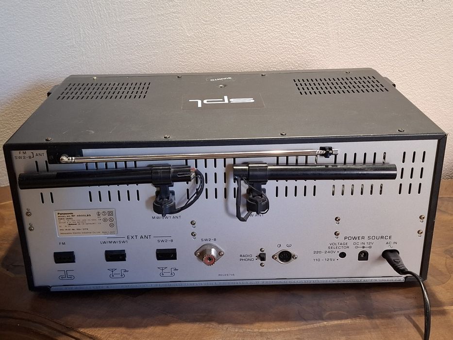 Radio profesional Panasonic DR 49