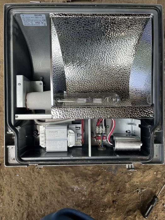 Tip produs: Proiector Phillips Tempo 3 RVP351 250 W