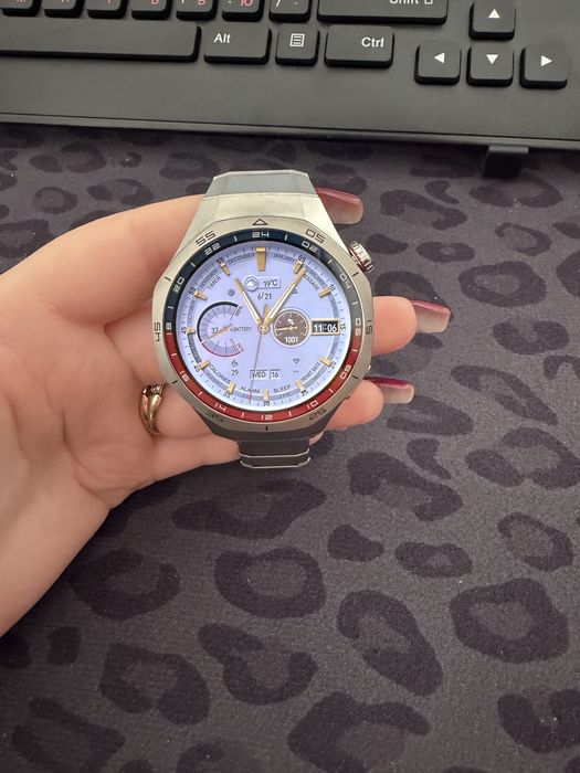 Продам HUAWEI watch gt 5 pro