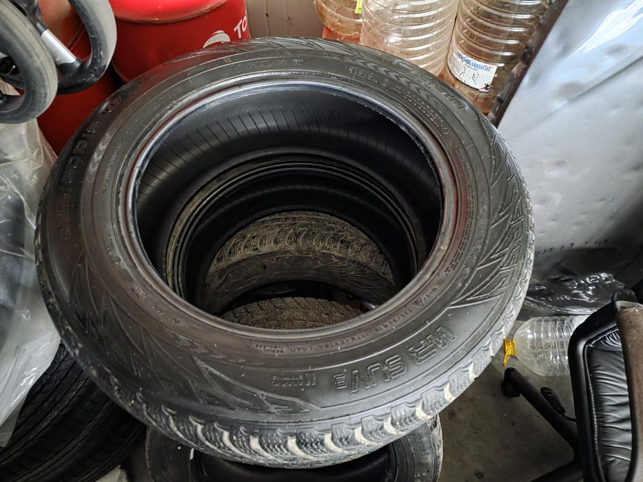 235/60/18 Nokian 4бр.