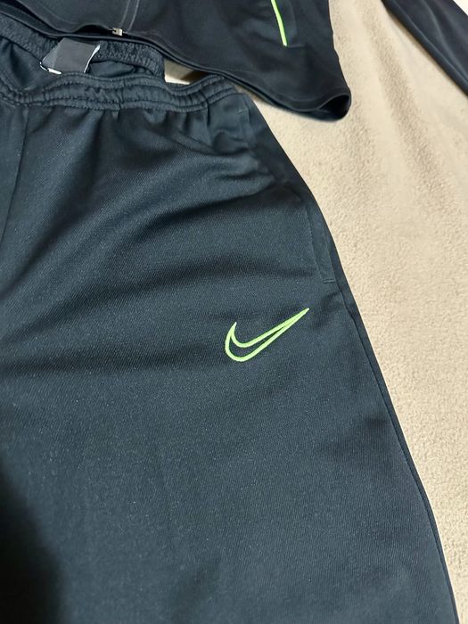 Nike спортен екип