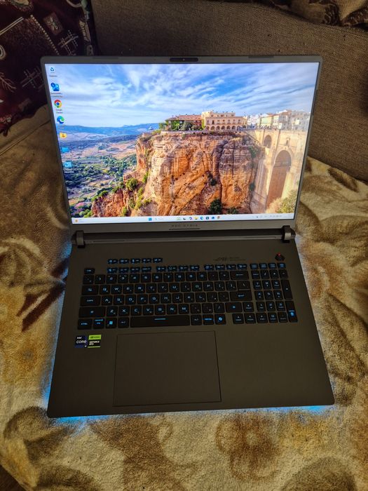 Продам ноутбук Asus rog strix g18