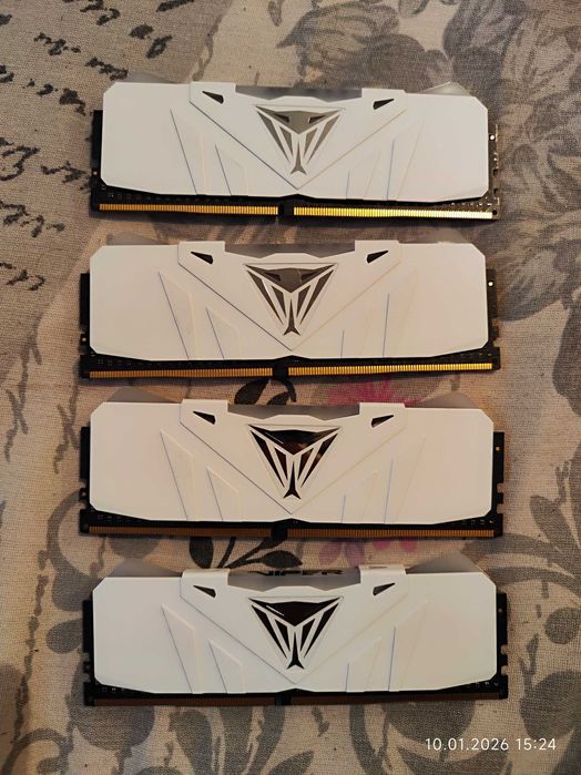 Рам памет 32GB DDR4 3200 Patriot Viper RGB 4 X 8GB