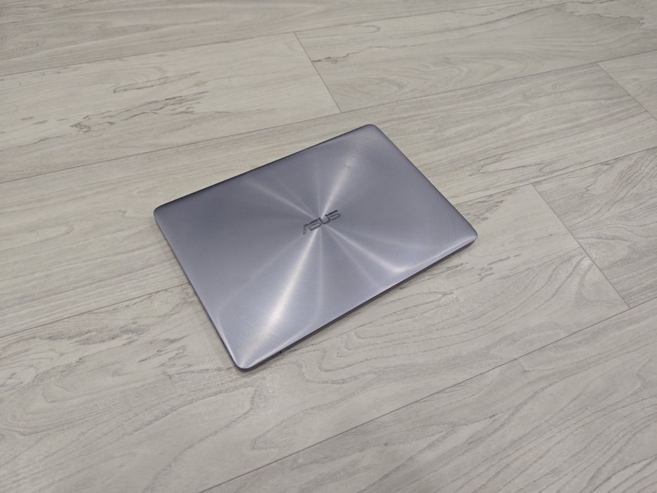 Asus Zenbook UX330U