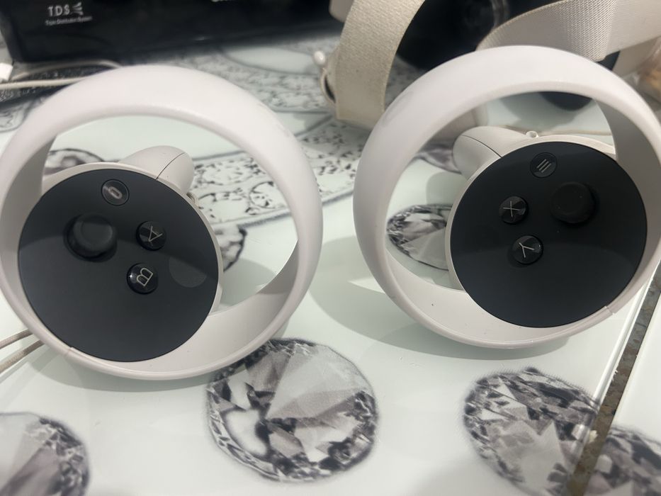 Продам oculus quest 2 на 256 гб