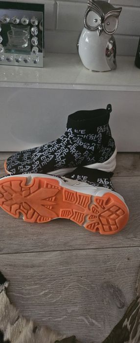 Patrizia pepe сникърси, Prada