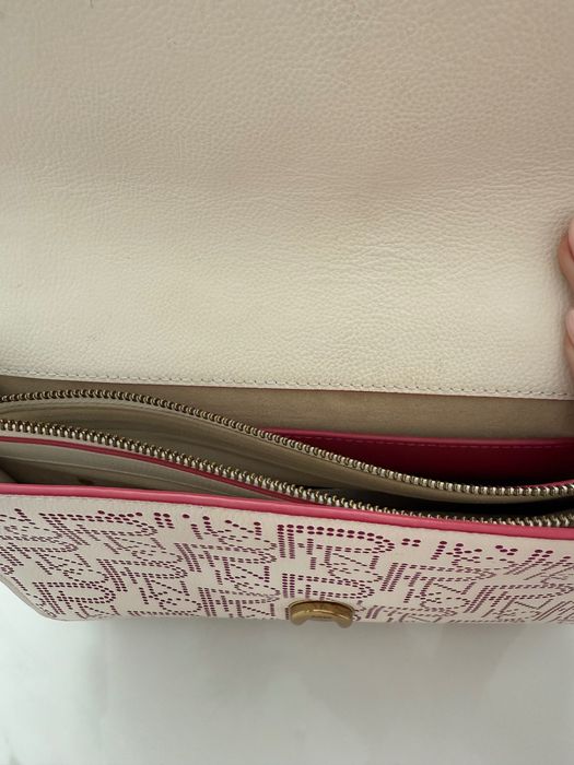 Чанта Pinko бяло-розов цвят