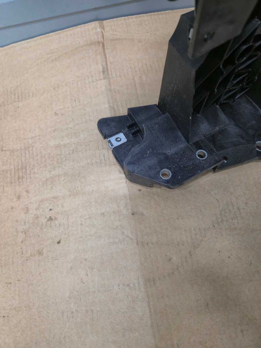 Suport trager stanga Mercedes GLE W167 gls x166 c167 cod A1676206601