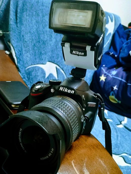 Nikon 3200+bliț extern+2 telecomenzi+trepied