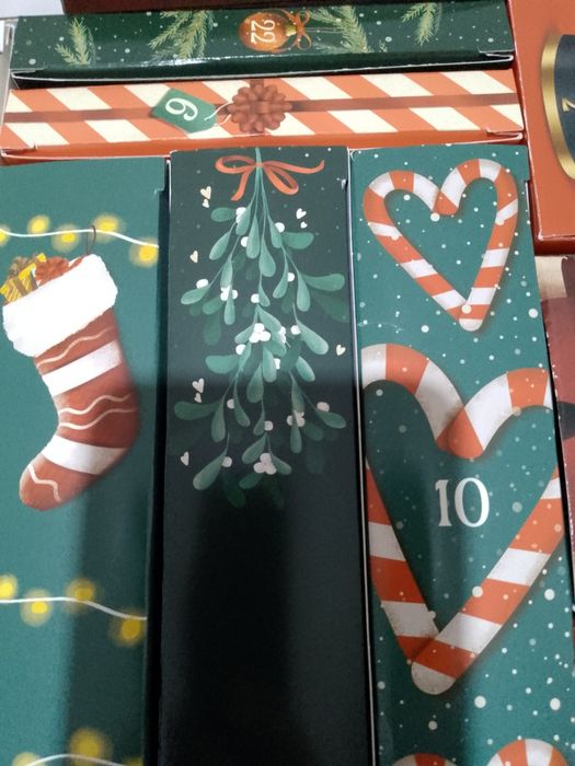 Кутия от адвент  календар на зелен