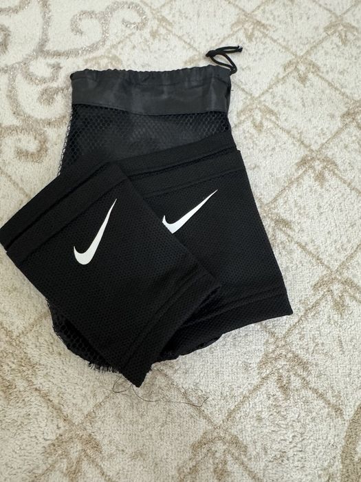 Футбольные щитки