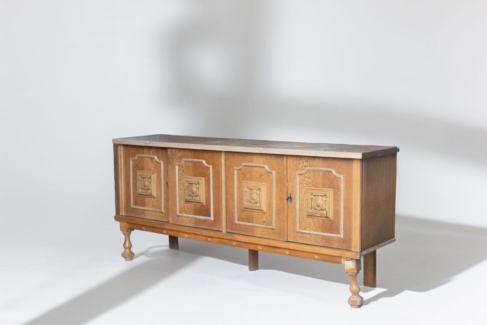 Vitrine din lemn masiv