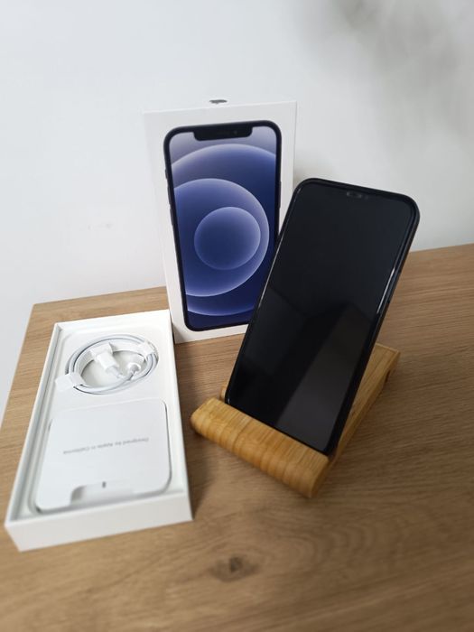 Продам iPhone 12