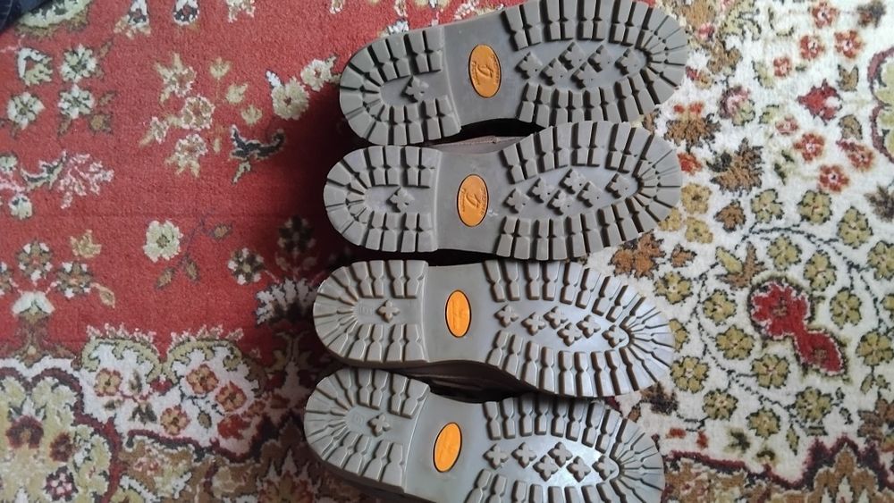 Se binde pantofi de iarna piele.