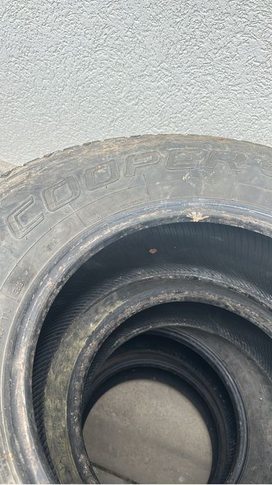 Vand 6 anvelope c ,4AT pentru Land cruiser si 2 pentru Duster aproape noi 215/65/16