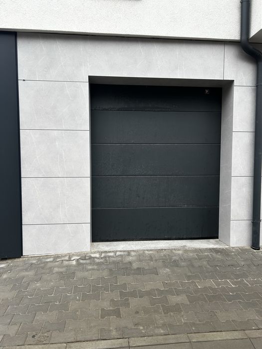 Гараж под наем – нов, партер, ток и дистанционно, Русе център