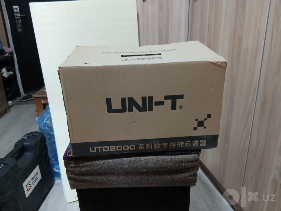 Двухканальный цифровой запоминающийся осциллограф UNI-T UTD2102CEX-EDU