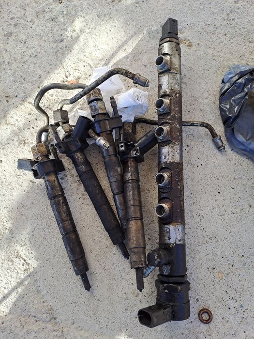Injectoare/rampă bmw seria 5 e 60 , 2.0
