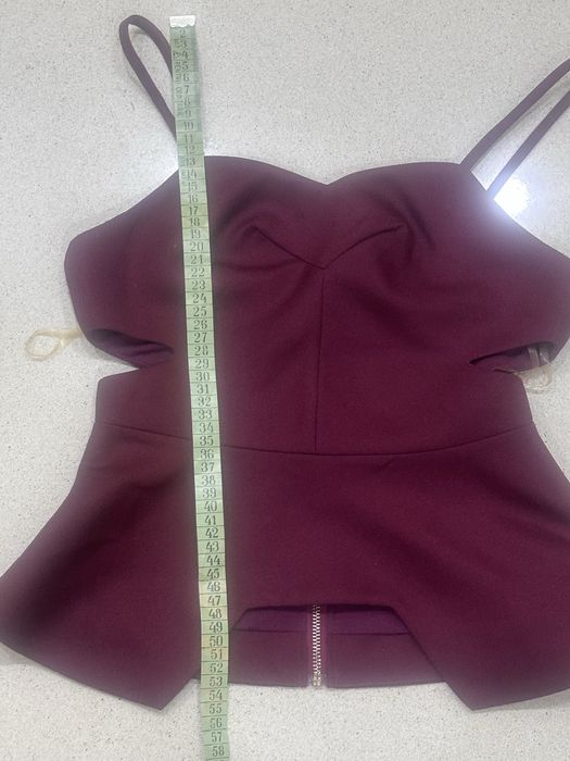 Top gen corset decupat in parti