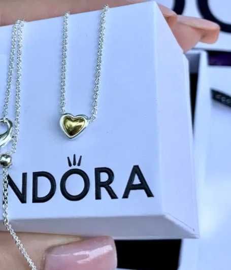 Колие на Pandora. В комплект с кутия и торбичка.