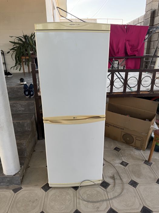 Холодильник бу LG