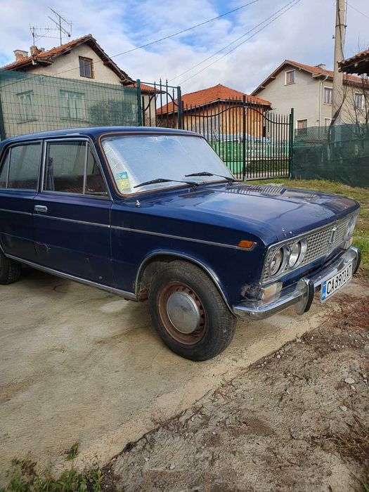 Продавам Лада 2103-1500