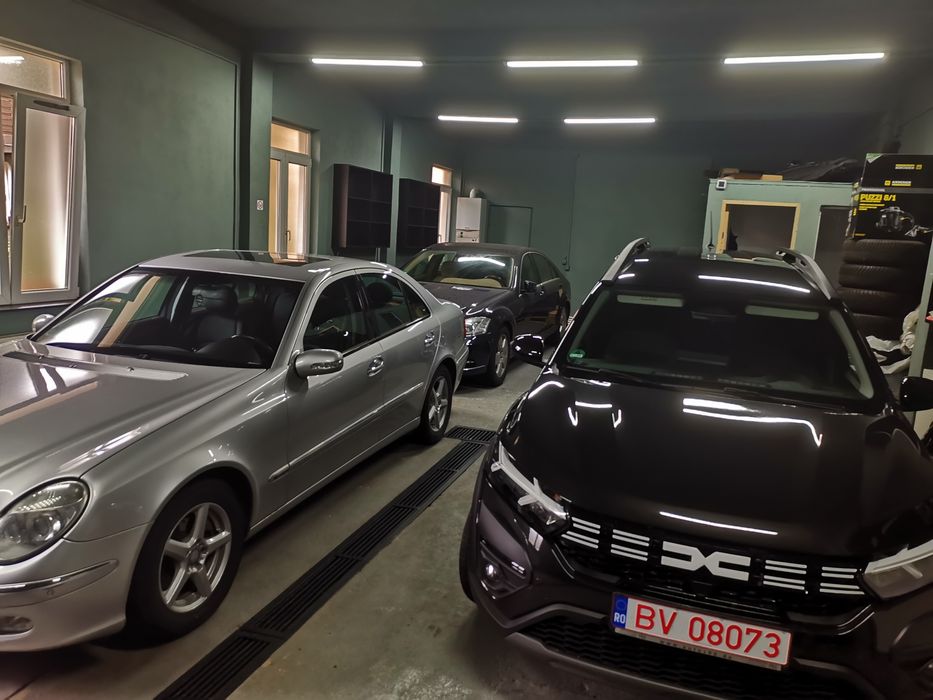 Închiriez garaj Răcădău.
