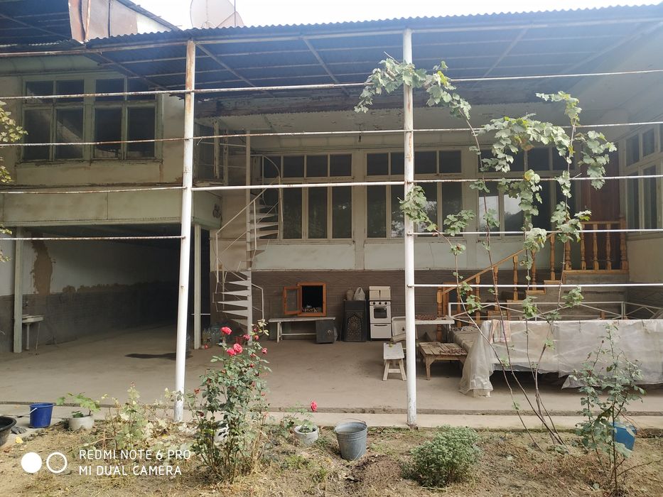 Ховли жой сотилади