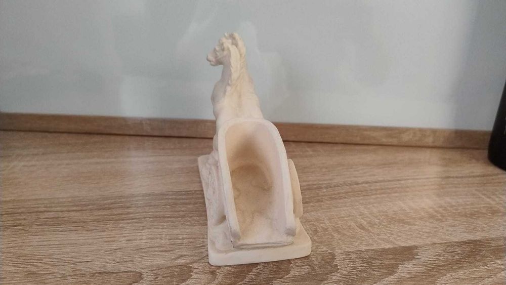 Car de luptă roman tras de cai