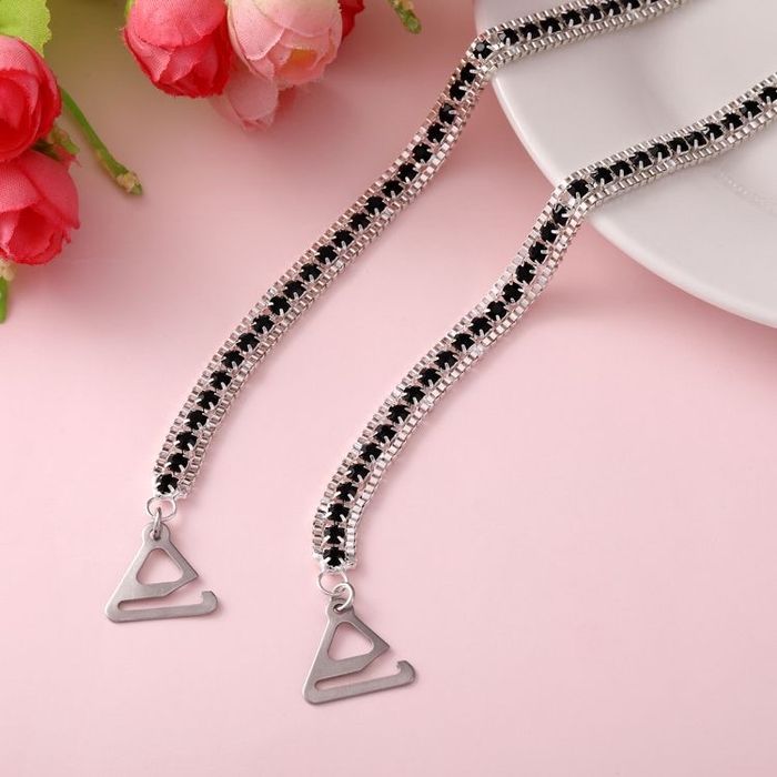 Эффектные бретельки из страз