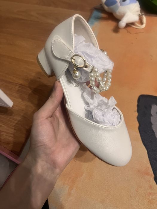 Белые туфельки детские