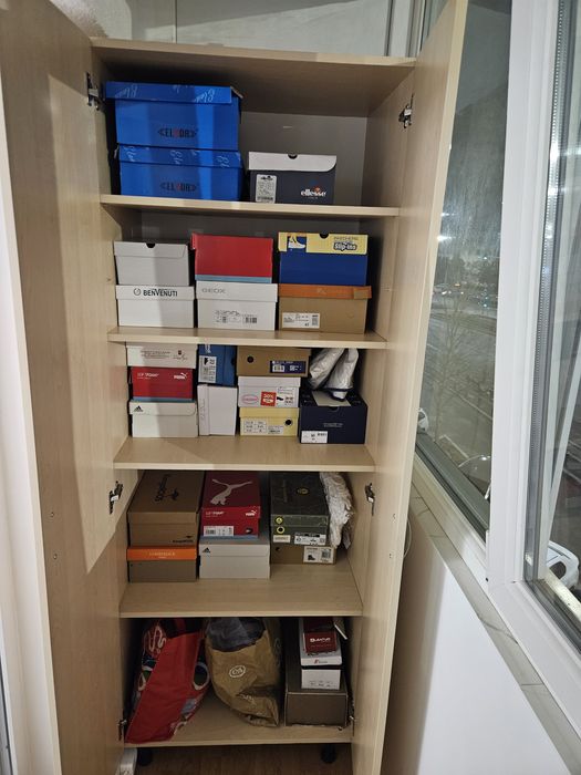 Dulap culoare maro deschis