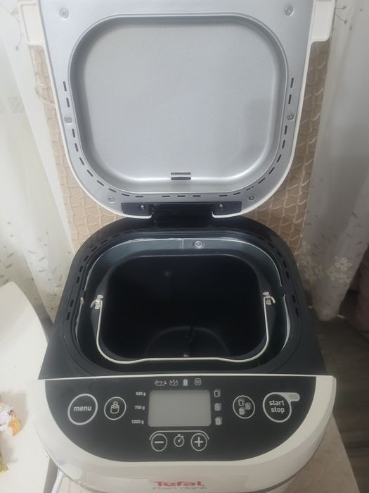 Masina de paine Tefal Pain Doré PF210138, 700 W, 1000 g, 12 programe, 3setari, alb/ negru