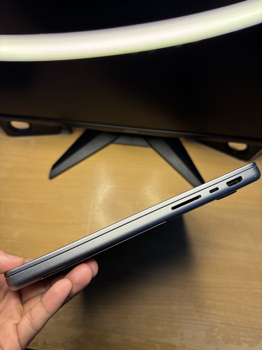 MacBook Pro M1 Pro 14” 16/512 LL/A