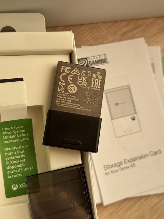 Xbox series s 512gb два контролера + 1tb Seagate expansion card