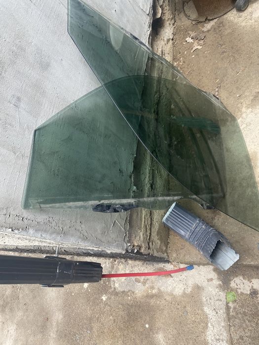 Передние окно тойата прадо 120