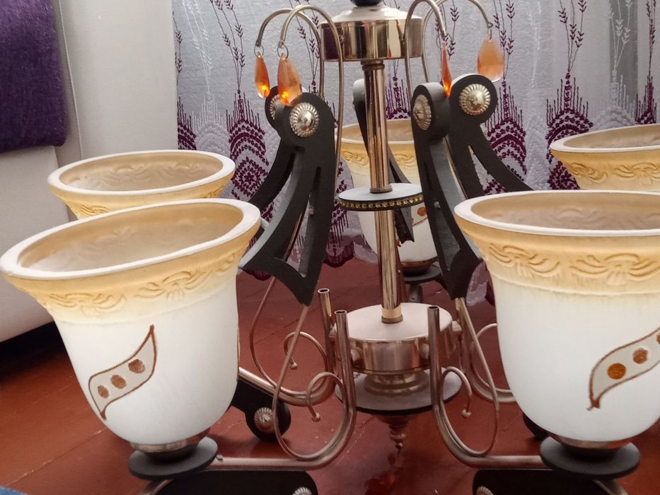 Продам Люстры рабочие