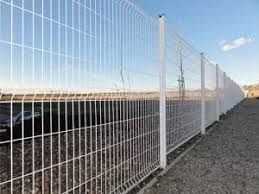 Construim garduri din plasă bordurata la oferta noastră de preț