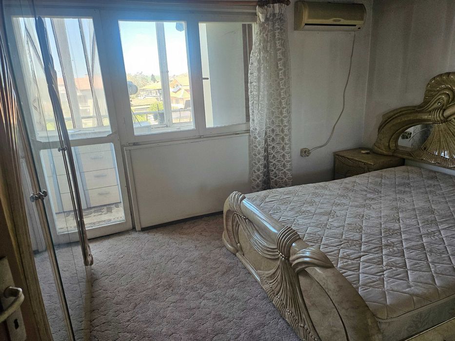 Продава се самостоятелна къща в гр. Ахелой