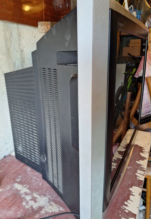 Телевизор старый