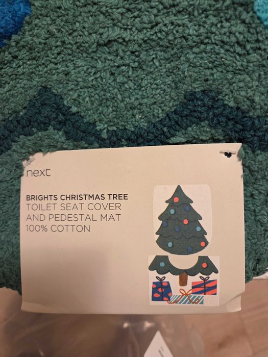 Килимче за баня и калъф закапак на тоалетна NEXT