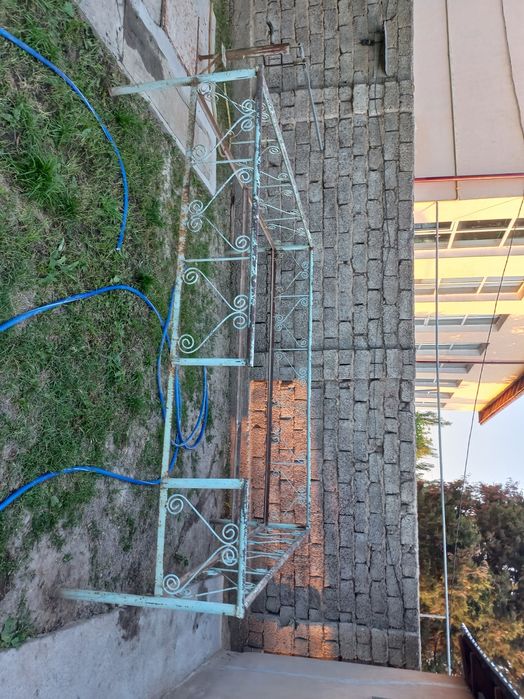 Кроват сотилади.