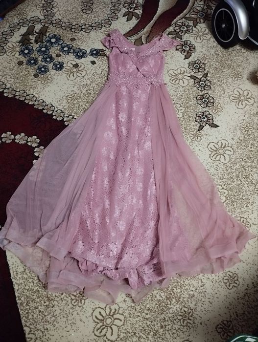 Вечерние платья.